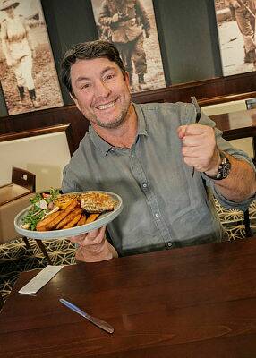 ClubsNSW ambassador and former Parramatta Eels player Nathan Hindmarsh at the Bathurst RSL on June 14 for the Perfect Plate Awards. Picture by James Arrow