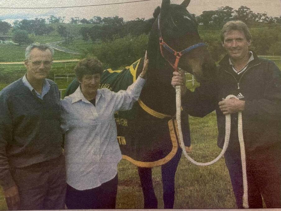 Laurie and Gwen Paton with superstar racehorse Smooth Satin and trainer Steve Turnbull. Picture by Phil Murray.