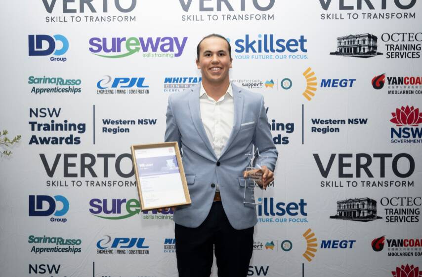 Luka Smith wins School-Based Trainee of the Year award at the 2023 NSW Training Awards for the western region in Bathurst on June 8. Picture from Skillset.