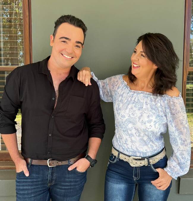 Jason Owen and Tania Kernaghan will be performing their Let Your Love Flow tour at the Bathurst RSL on June 30. Picture supplied