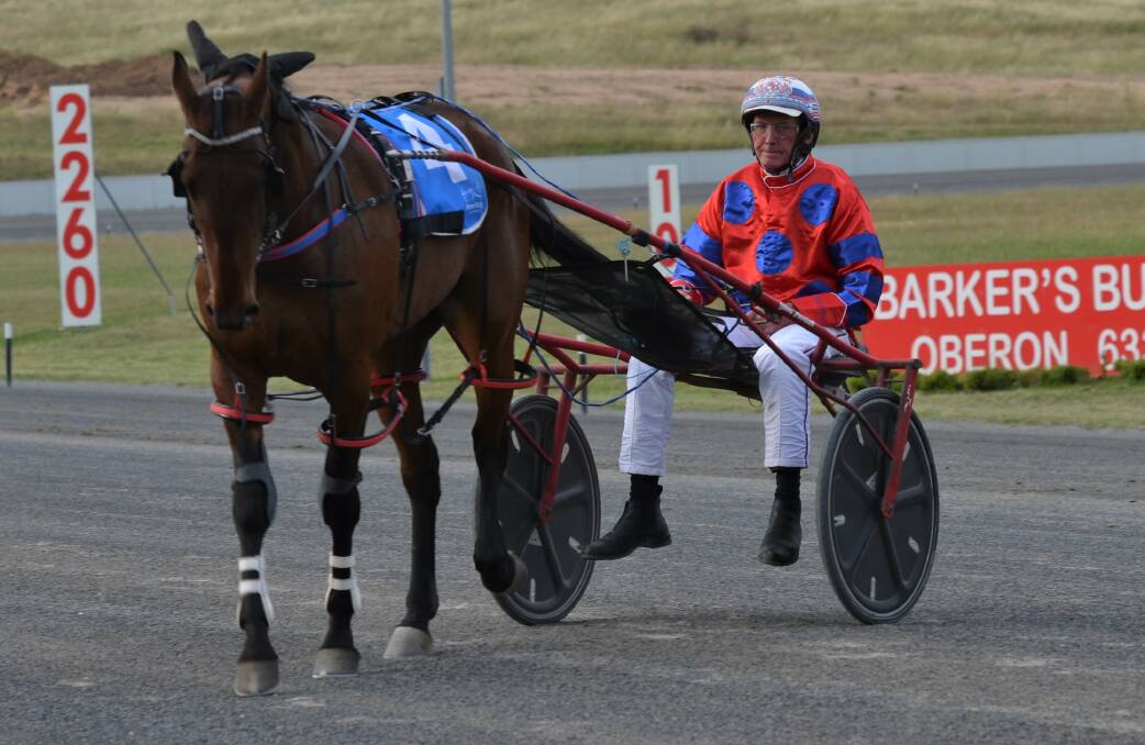 Steve Turnbull pictured with Smooth Bon Bon, who won a heat at Blayney on Sunday (driven by Amanda Turnbull on the day).