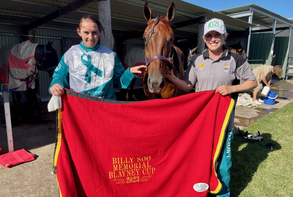 Amanda Turnbull, Billy Soo Memorial Blayney Cup winner Alta Billy and Isobel Ross. Picture by Amy Rees. 