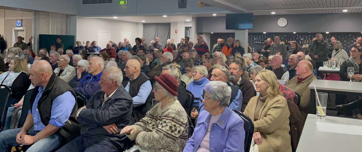 A big crowd was at the Oberon RSL Club for the Oberon Against Wind Towers group's latest public meeting.