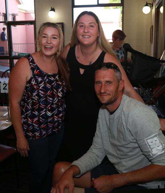 Photos | Ryan Voysey fundraiser at the Dudley Hotel | Western Advocate ...