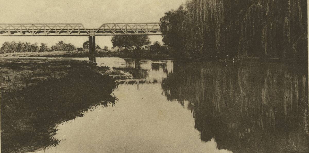 An early view of the Denison Bridge over the Macquarie River.