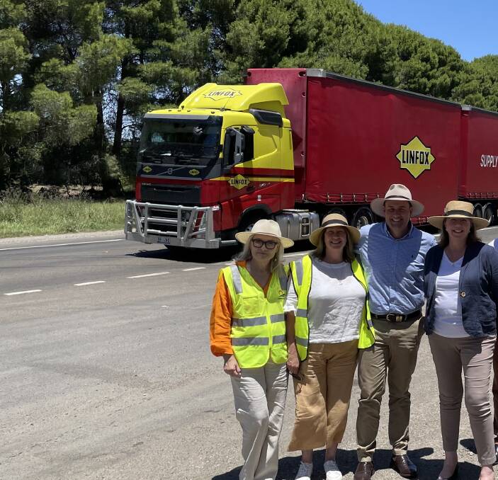Forbes Shire councillors Maria Willis and Michelle Herbert, NSW Minister for Regional Transport and Roads Sam Farraway and federal Infrastructure Minister Catherine King this week.