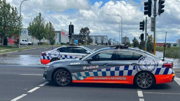 Police cars at the Great Western Highway, near Bunnings, on Monday afternoon. Photo by Anya Whitelaw.