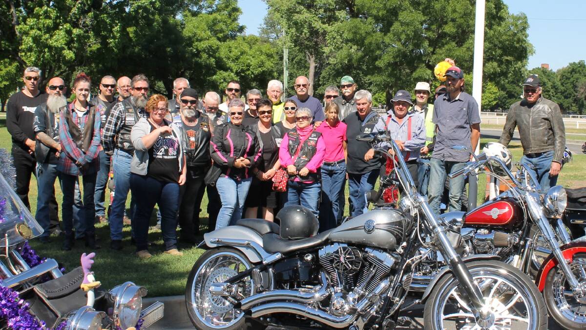 Motorcycle clubs collect toys | Western Advocate | Bathurst, NSW