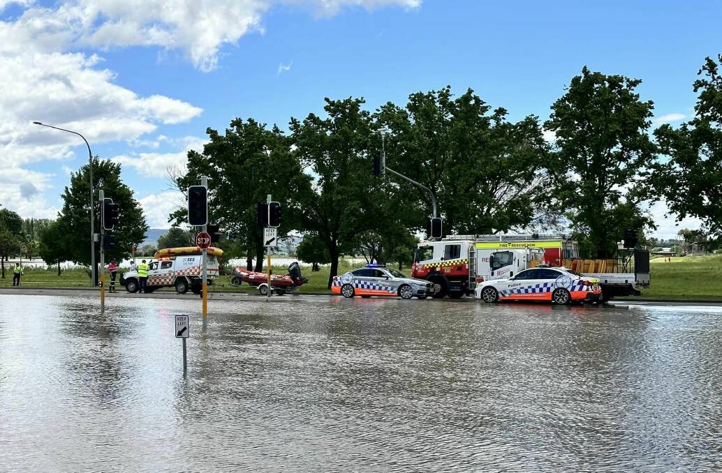 Flooding has led to the closure of the Great Western Highway at Kelso. Picture by Shane Ryan